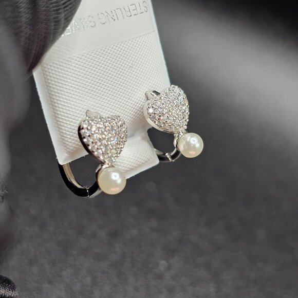 Sterling Silver 925 Rhodium Plated Heart Clear CZ Synthetic Pearl Hoop Earrings - Picture 9 of 12